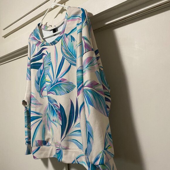 Torrid long sleeve, beautiful tropical sweatshirt, size 1X - Picture 4 of 8